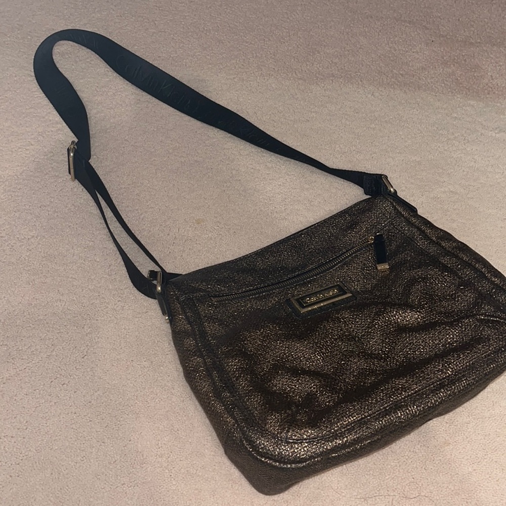 Very useful and lightweight Calvin Klein bag.